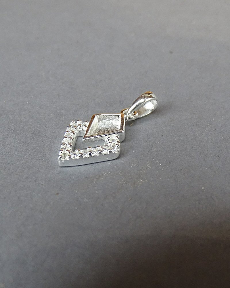 Silver kite shape pendant blank with cz for resin