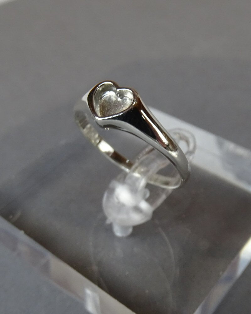 Ladies silver heart ring mount Suitable For Resin
