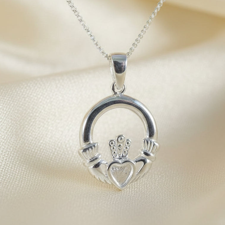 claddagh pendant