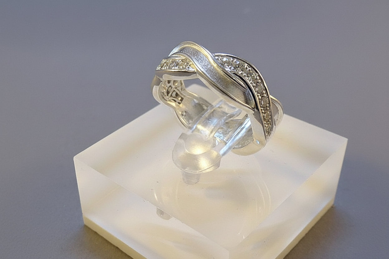 silver entwinned silver band ring for resin