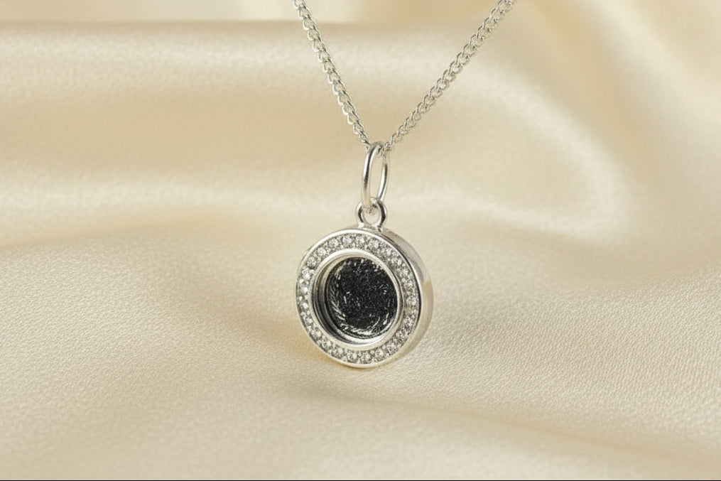 Small round solid silver locket for resin or cabochon 2.82g each