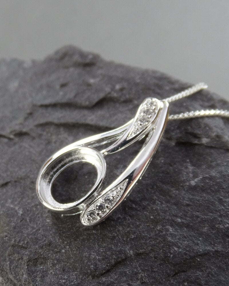 Attractive Silver Pendant With cz To Fit 10x8 cabochon