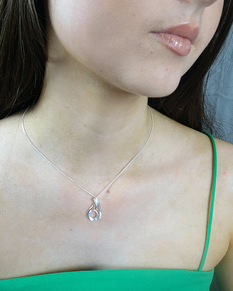 Attractive Silver Pendant With cz To Fit 10x8 cabochon