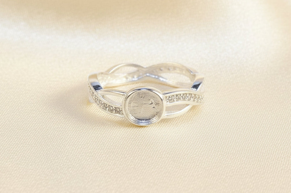 Solid Silver Entwinned Ring With CZ Stone suitable for Cabochon Or Resin