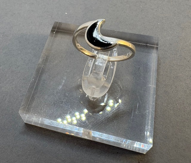 SILVER MOON RING WITH ONYX