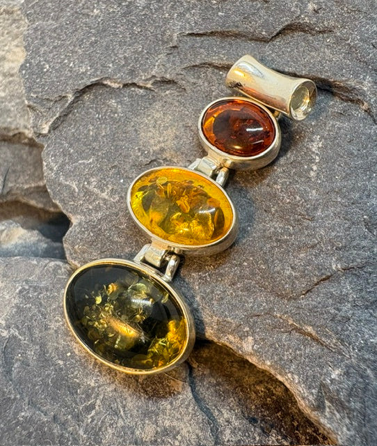 SILVER 3 STONE AMBER PENDANT