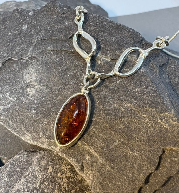 SILVER NECKLACE WITH CHAIN SET WITH AMBER