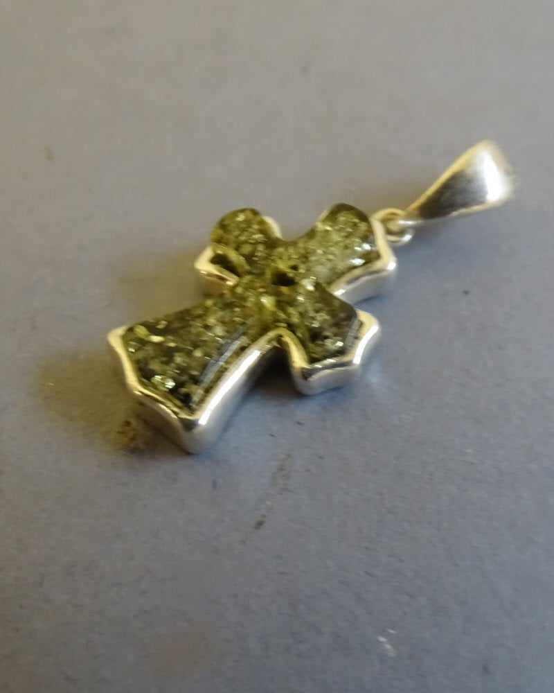 SILVER CROSS WITH GREEN AMBER