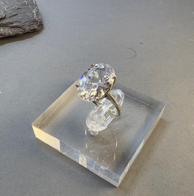 SILVER RING WITH LARGE FACCETTED CZ STONE