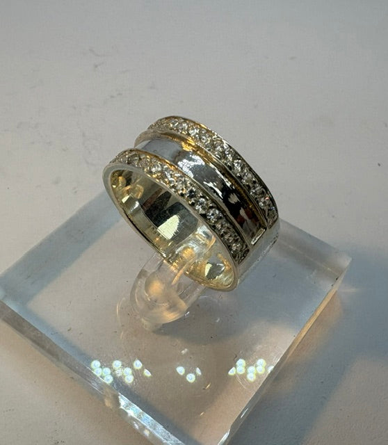 SOLID SILVER CZ CHANNEL RING RING