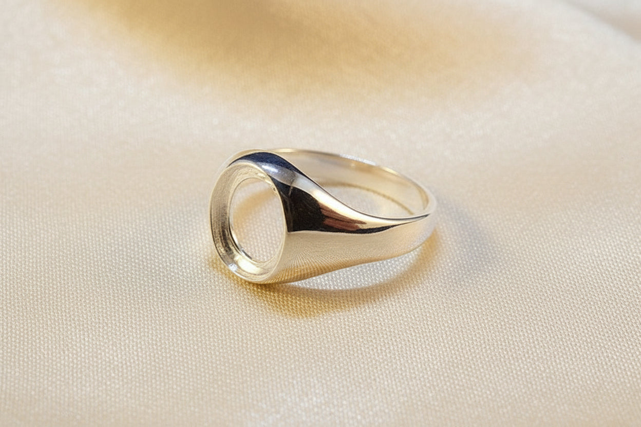 Ladies Silver Seal Ring To Fit 10x8 Cabochon