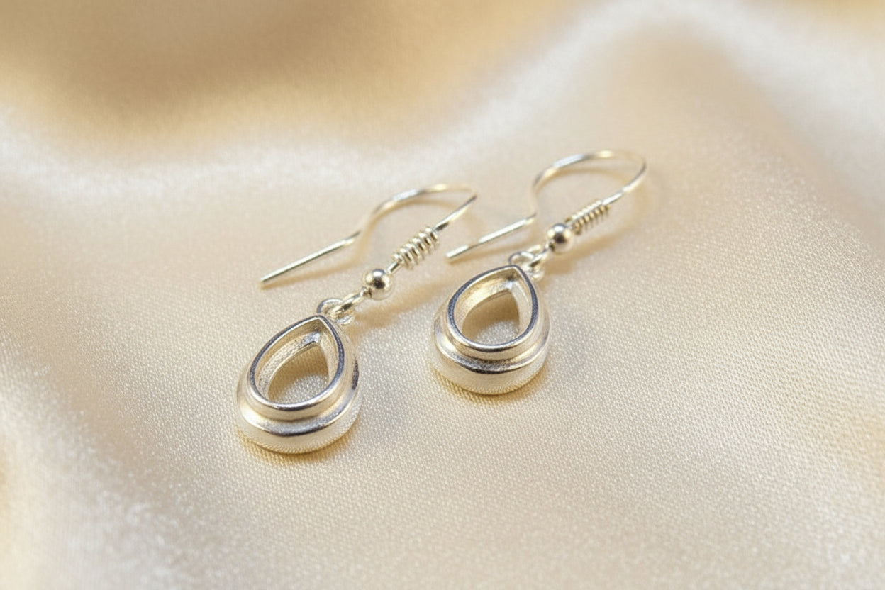 Silver Pear Shapped Eardrop Mount 8.5x5 Stone