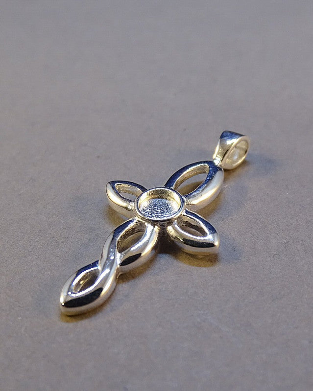 Small Silver Twisted Cross To Fit 4mm Cabochon