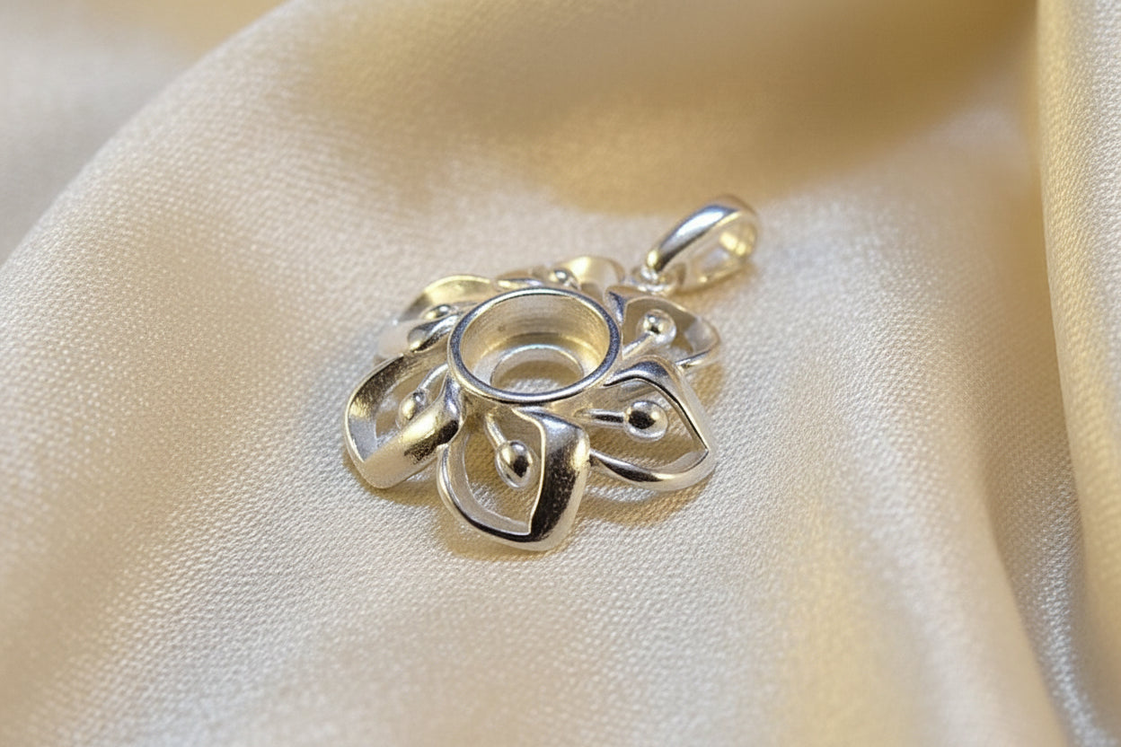 Silver Flower Pendant Mount For 6mm Stone