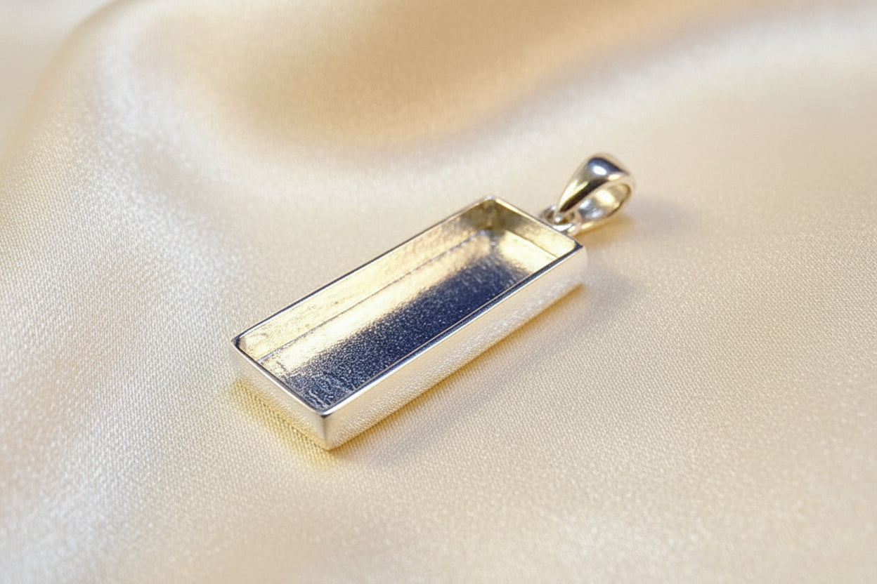 20X8 Rectangular Solid Back Pendant Suitable For Resin