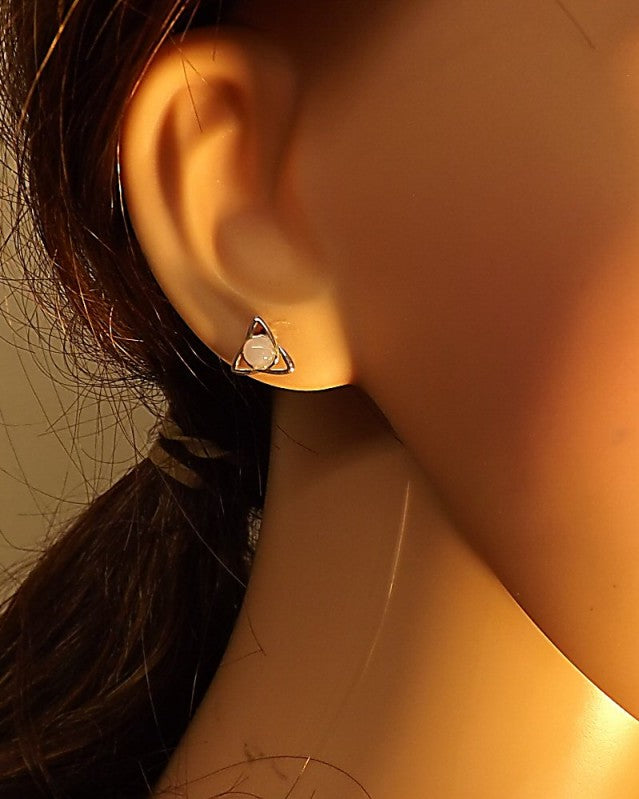 Simple silver Celtic Style Stud Setting For 4mm Stones