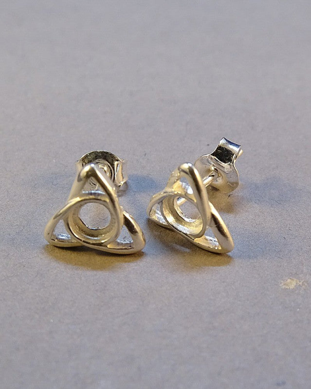 Simple Celtic silver Style Stud Setting For 4mm Stones