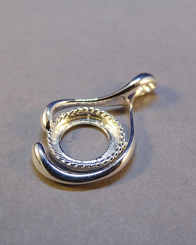 Stunning Silver Pendant To Take a 10mm Cabochon