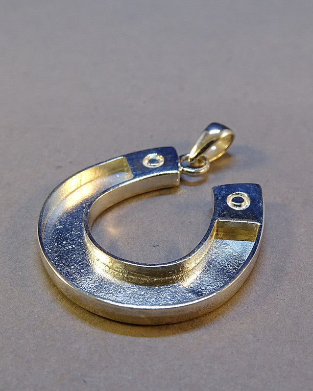 Silver Horse Shoe Pendant Suitable For Resin