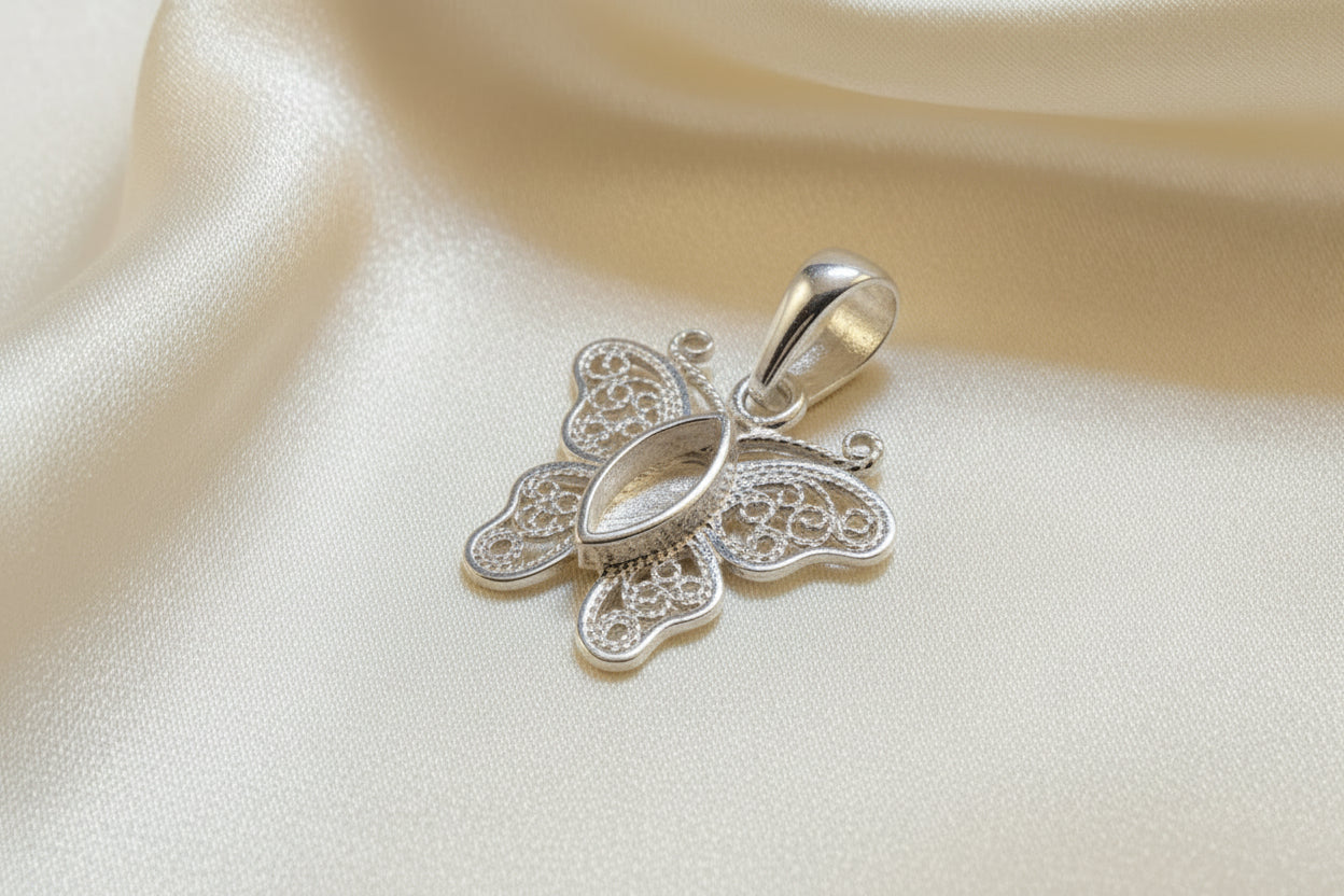 Silver fillagree butterfly pendant