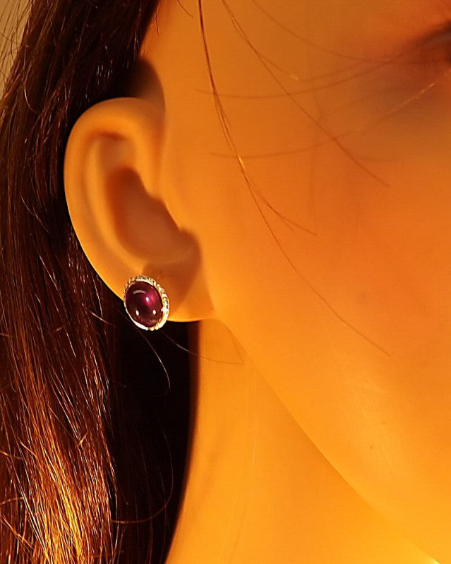 Oval Solid Back Rope Edge Silver Ear Stud Bezel