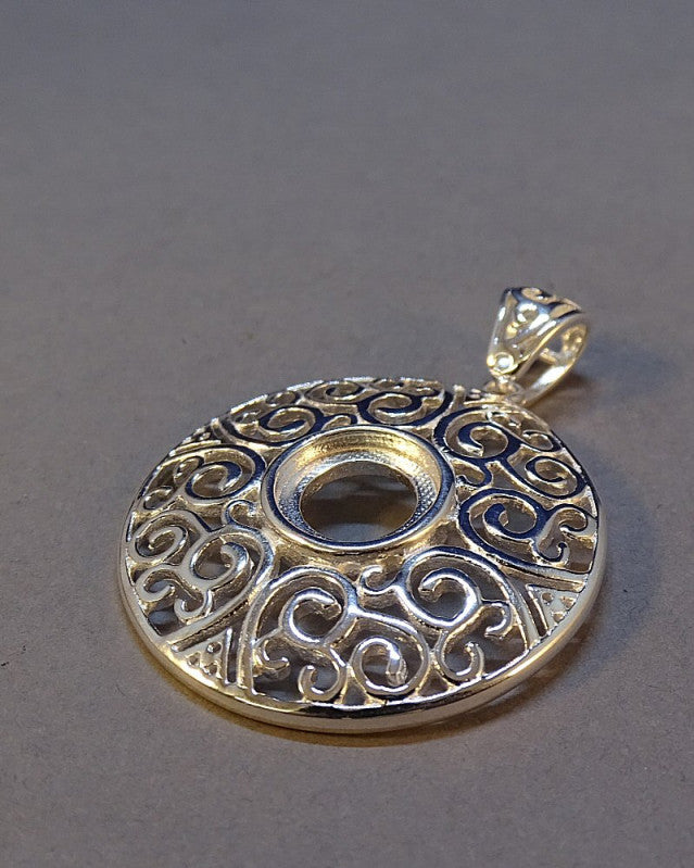 Fret work Silver Pendant Setting For Fitting 10mm Cabochon