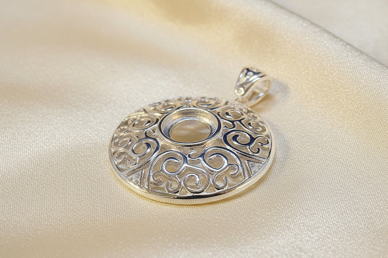 Fret work Silver Pendant Setting For Fitting 10mm Cabochon