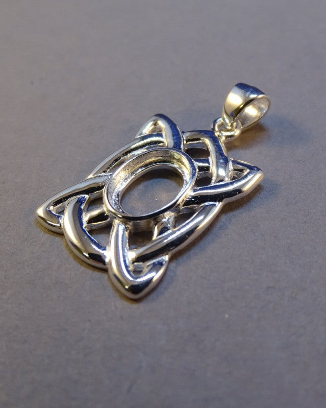 Celtic knot Pendant Setting For 8x6 Cabochon
