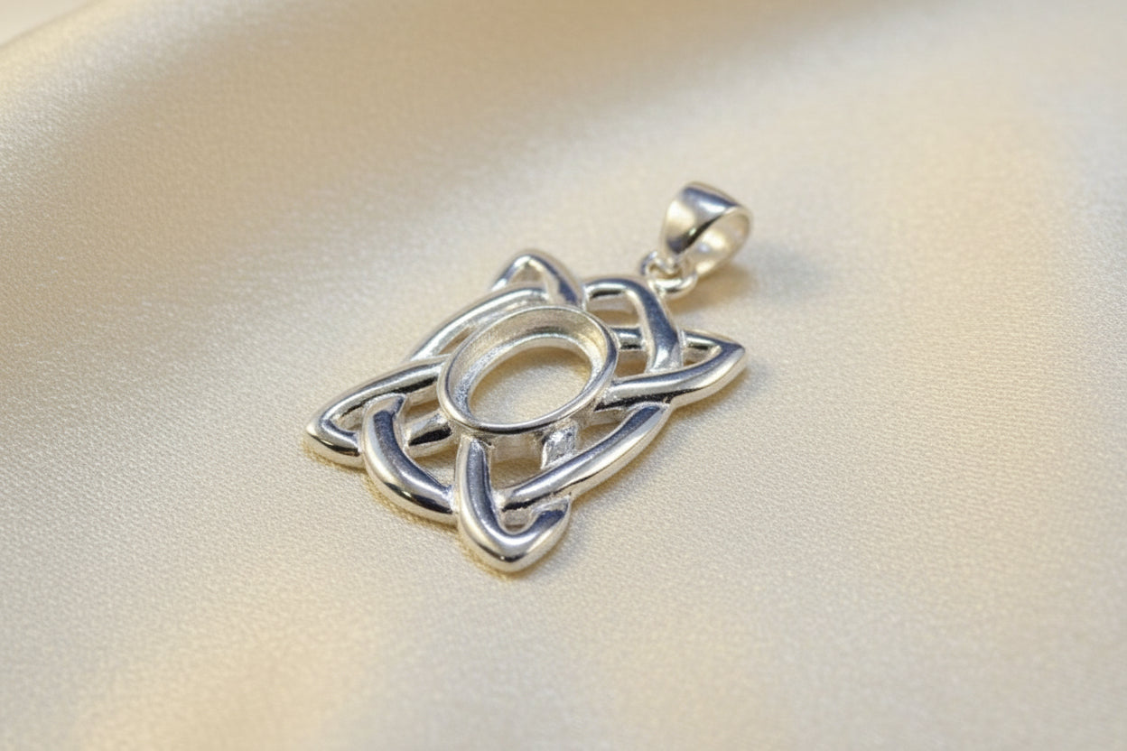 Celtic knot Pendant Setting For 8x6 Cabochon