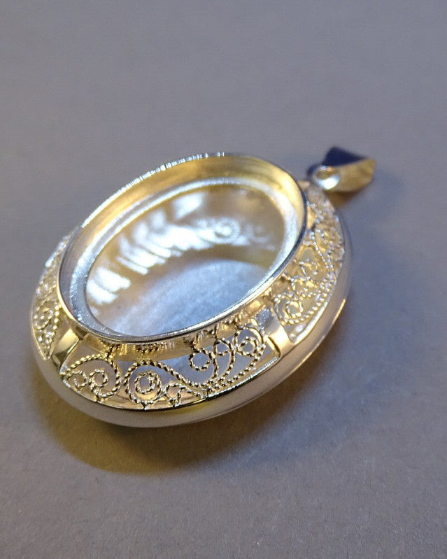 Silver Filigree Locket Unset To Fit 25x18 Cabochon