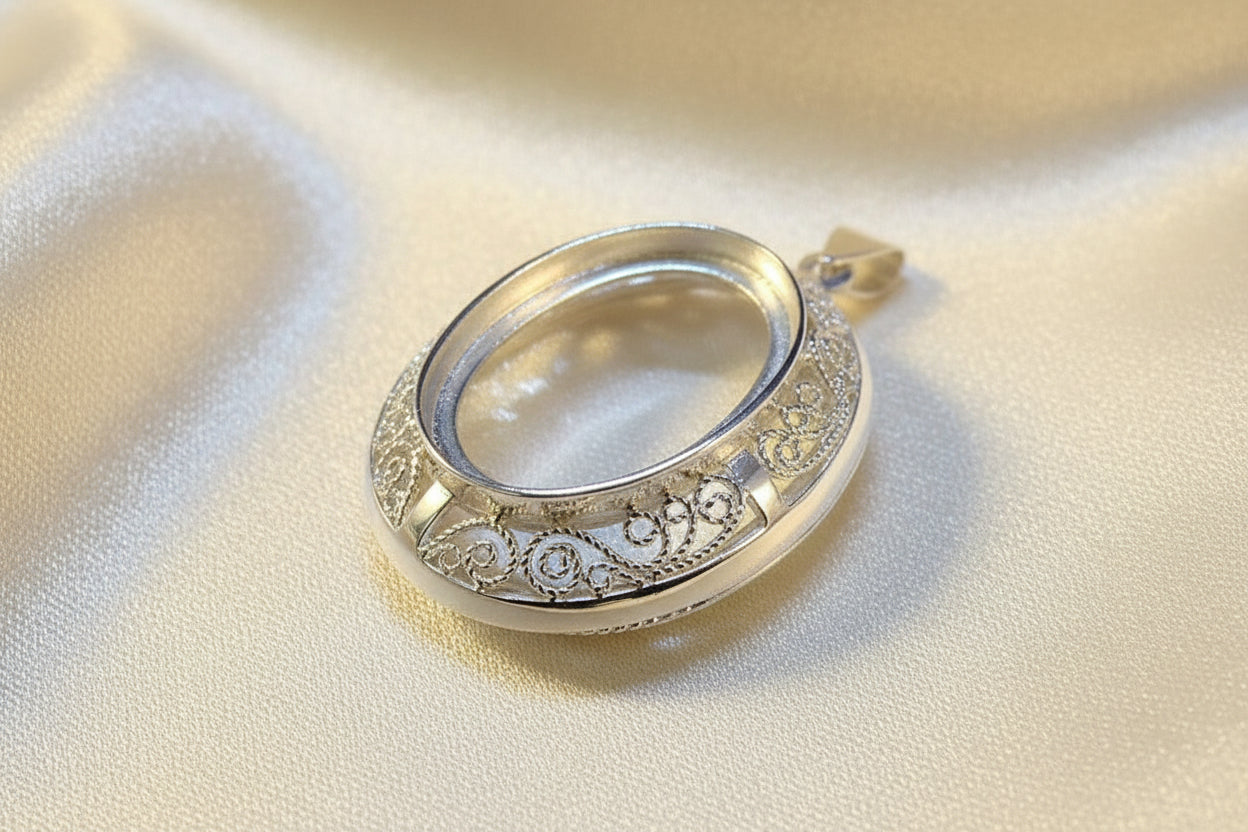 Silver Filigree Locket Unset To Fit 25x18 Cabochon