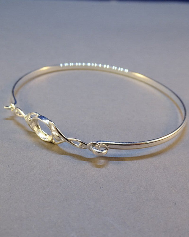 Silver Celtic Stlye Bangle Setting For 8x6 Cabochon