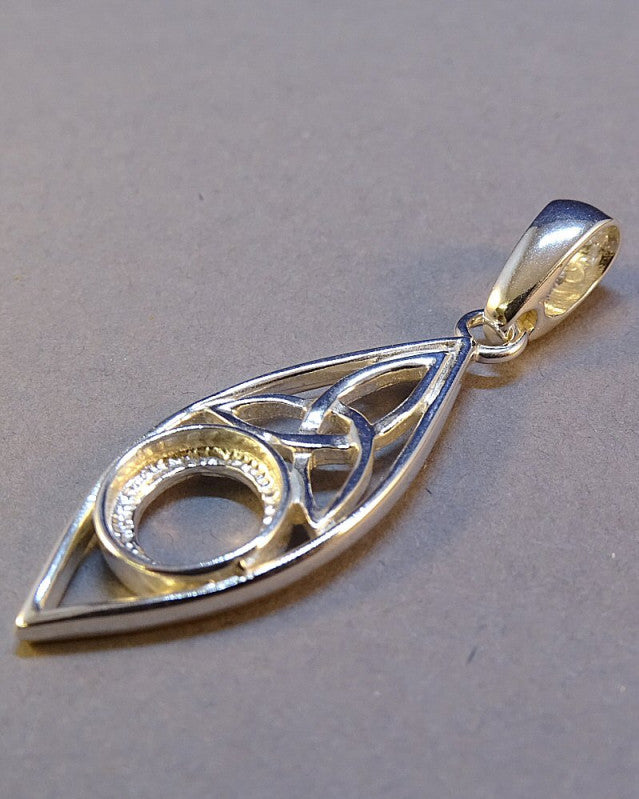 8mm Cabochon Silver Celtic Pendant Setting