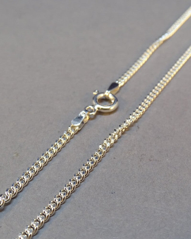 Silver Medium Weight Curb Chain Available In 18 inch