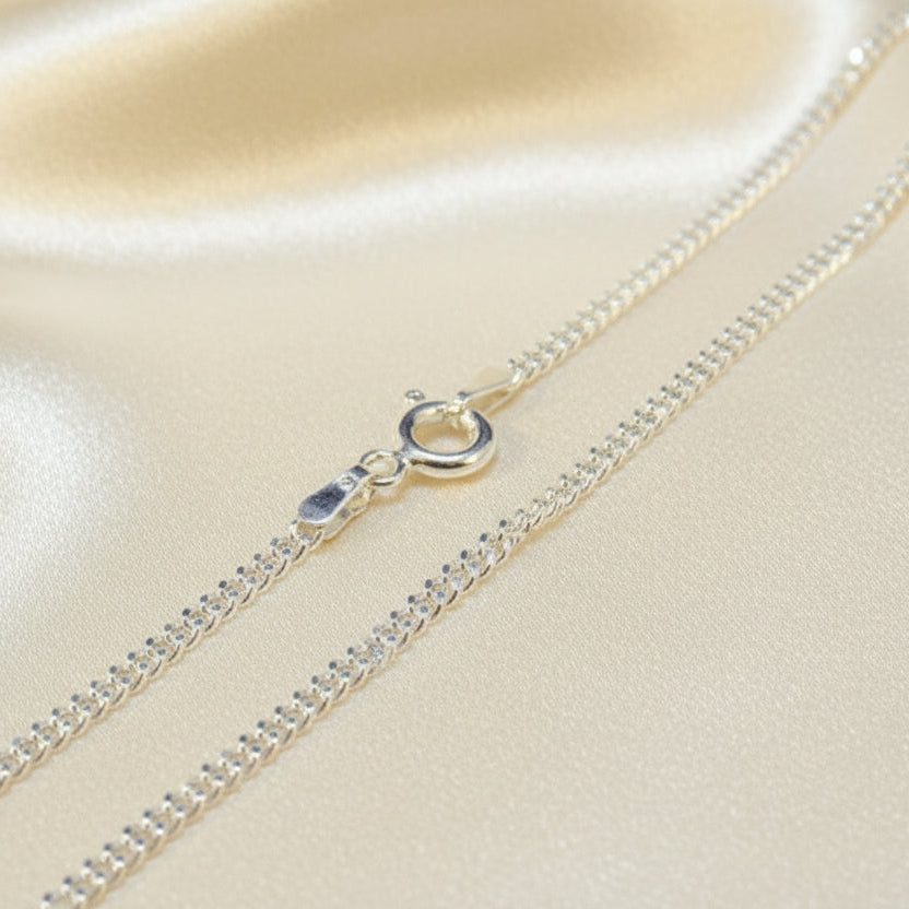 Silver Medium Weight Curb Chain Available In 18 inch