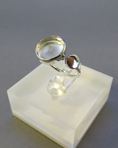 Adjustable Silver Ring With Bezel For 10MM Cabochon Or Resin