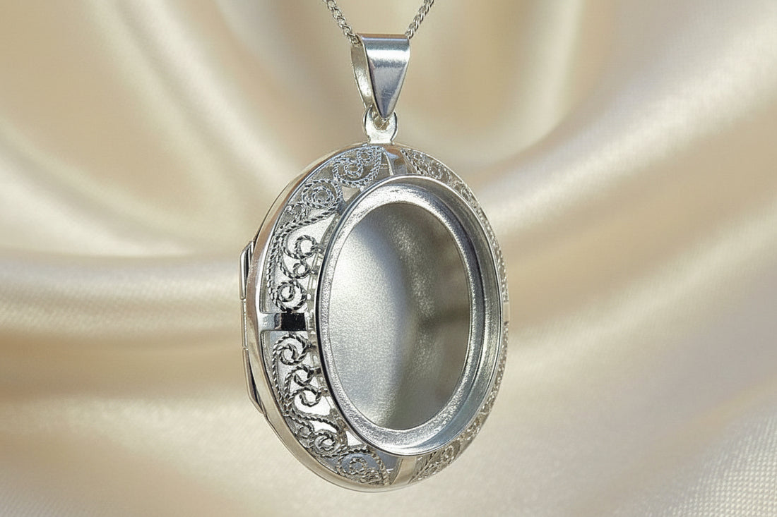 Silver Filigree Locket Unset To Fit 25x18 Cabochon