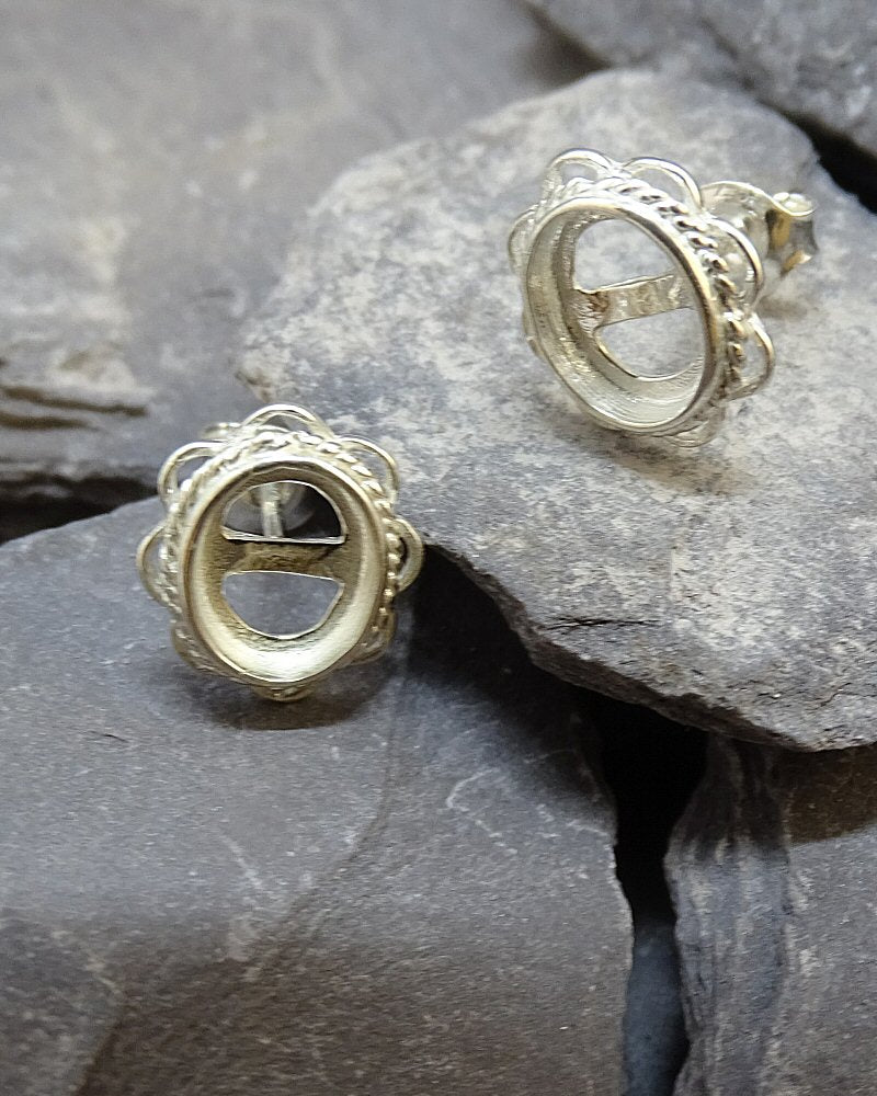 Frill Edge Silver Stud Earring To Fit Cabochons 8x6