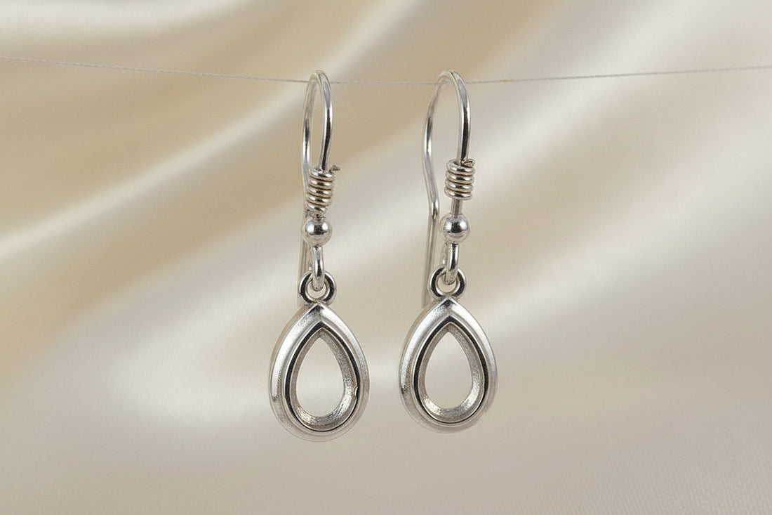 Silver Pear Shapped Eardrop Mount 8.5x5 Stone