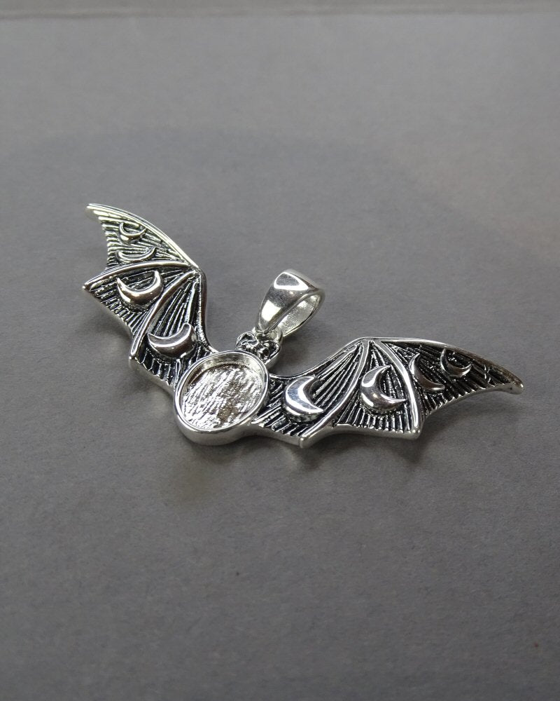 Solid Silver Antique Style Bat Pendant Suitable For 8x6 Cabochon Or Resin