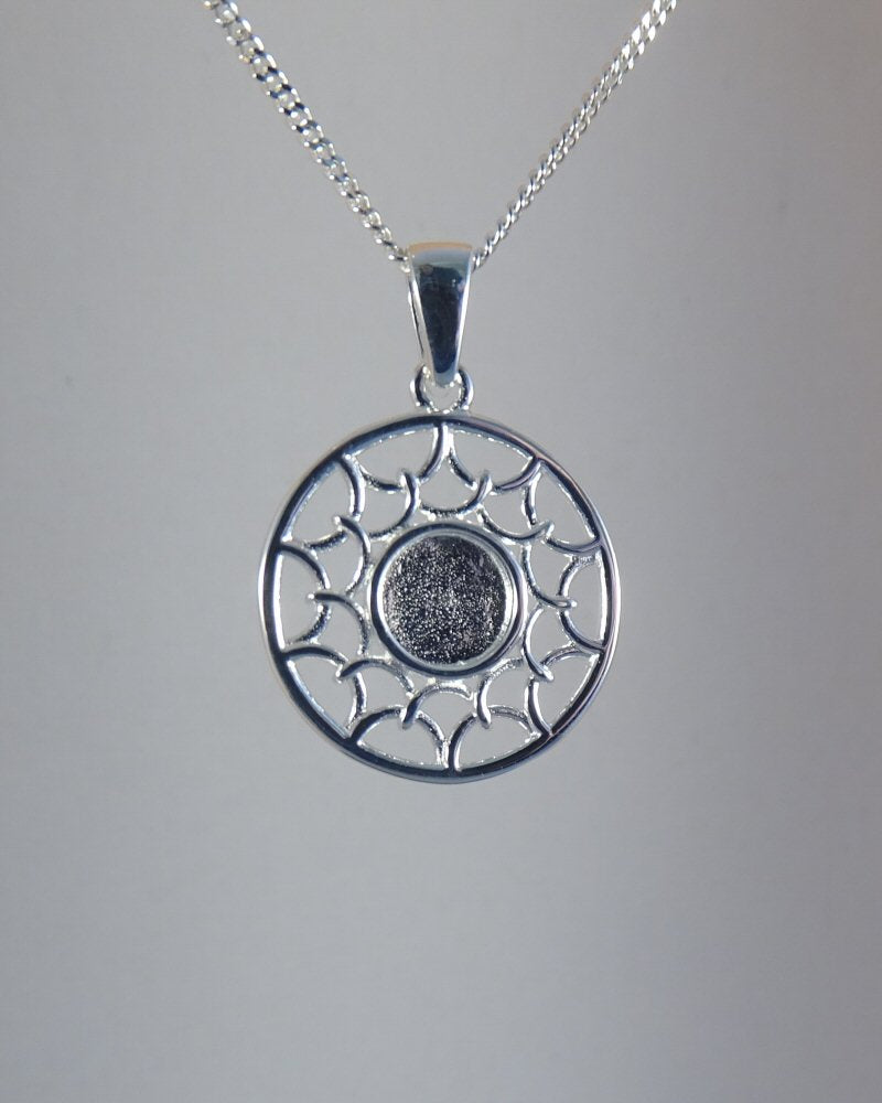 Stylish silver pendant to fit 6mm cabochon or resin