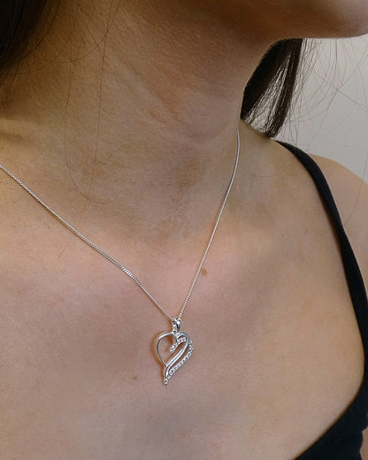 Stunning silver double heart memorial setting