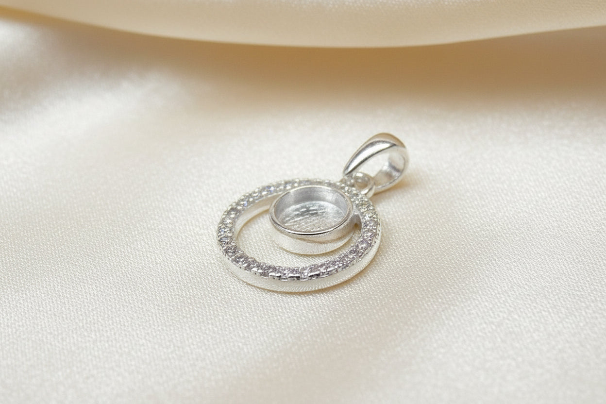 Round cz pendant setting for 5mm cabochon or resin