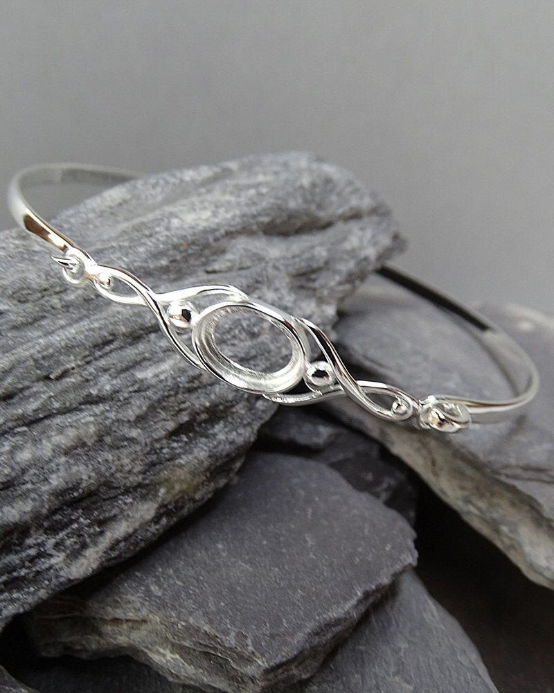 Silver Celtic Stlye Bangle Setting For 8x6 Cabochon