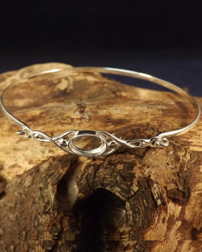 Silver Celtic Stlye Bangle Setting For 8x6 Cabochon