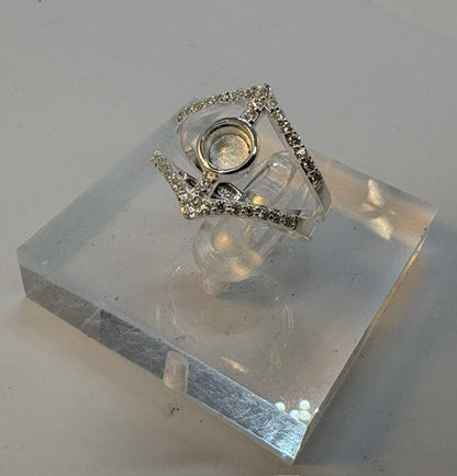 Solid Silver Ladies Ring With CZ To fit 5mm cabochon or resin
