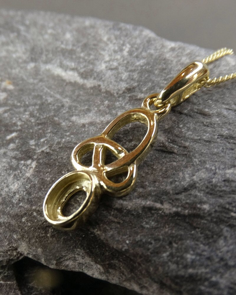 Small Solid Gold Celtic Pendant For 6x4