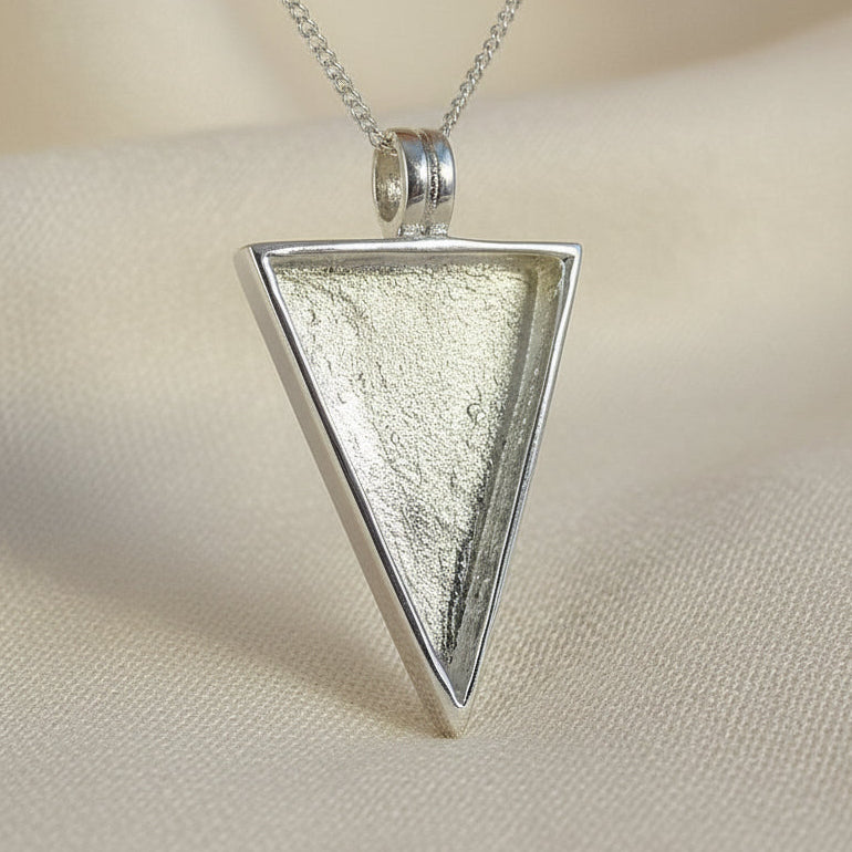 triangular solid back pendant blank for resin