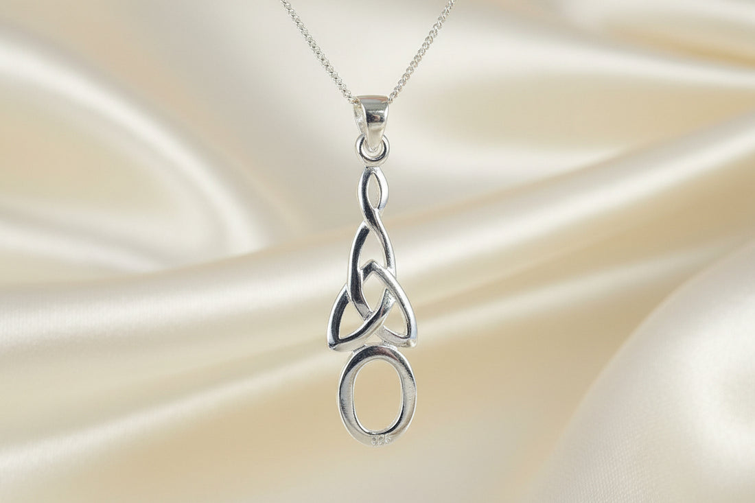 Celtic style silver pendant for cabochon