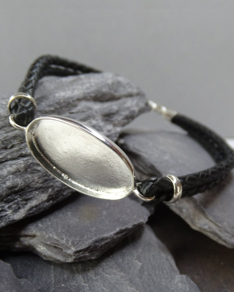 Gents Silver and leather Bracelet suitable for resin